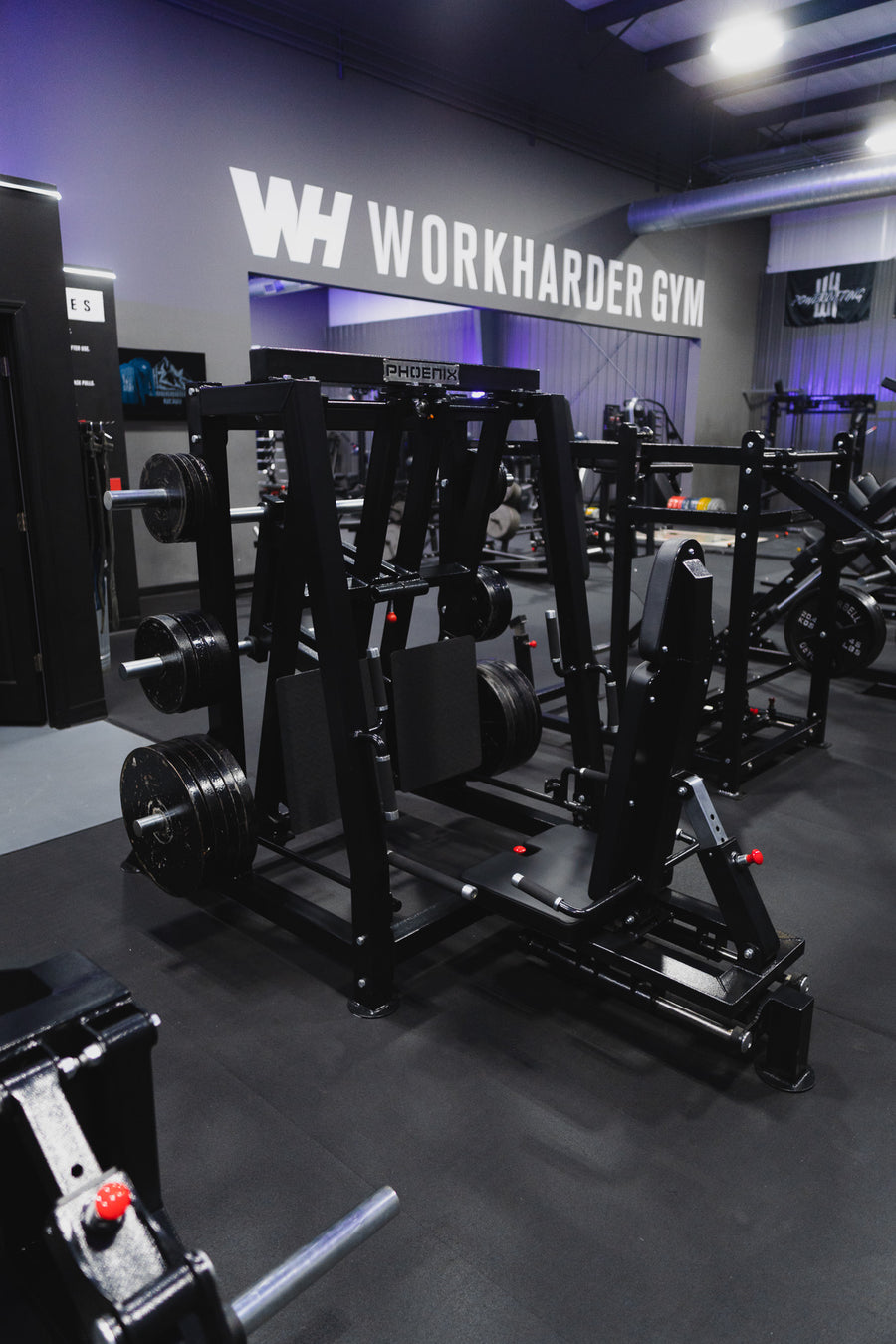 Hip press machine, plate loaded