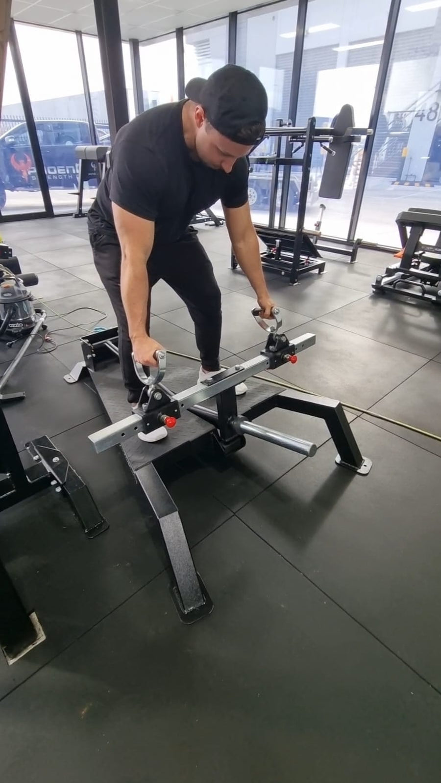 T bar row machine, plate loaded