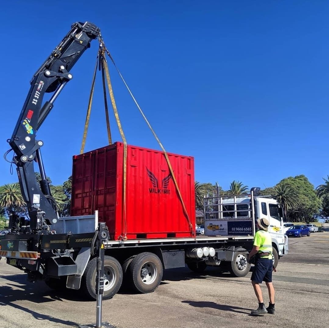MTG crane delivery, container deployment