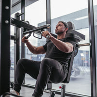 Phoenix Pendulum Squat - footplate and harness detail